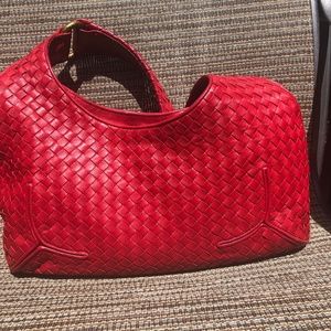 Stunning Bottega Veneta Bag in Carmine Red